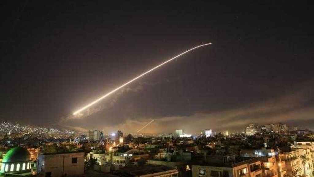 قصف إسرائيلي يستهدف مواقع لإيران وحلفائها في محيط دمشق