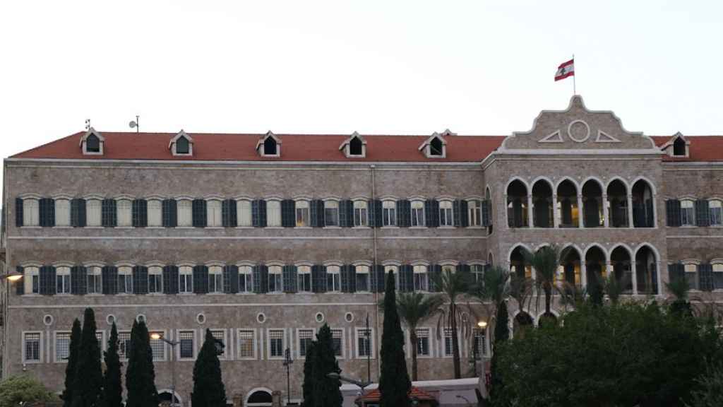 أسماءٌ 