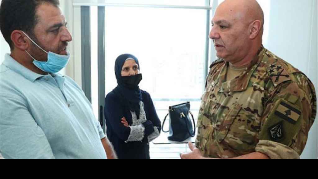 قائد الجيش يعود العسكريين الذين أصيبوا في الشراونة: دماؤهم لن تذهب سدى
