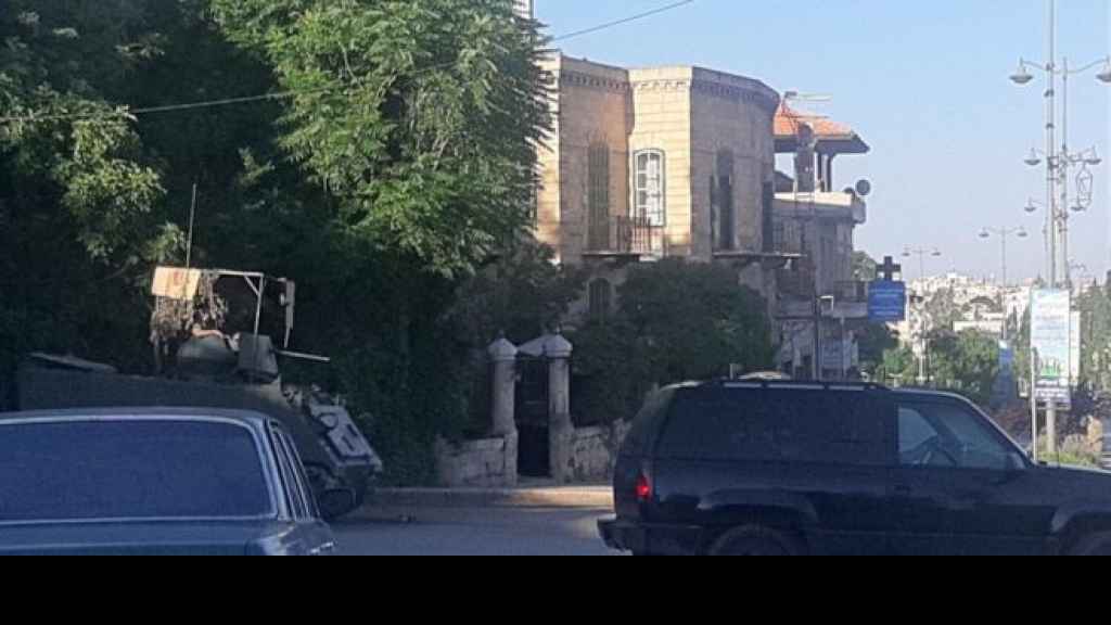 مداهمة منزل مطلوب بعدة مذكرات في بعلبك وهذا ما عثر عليه