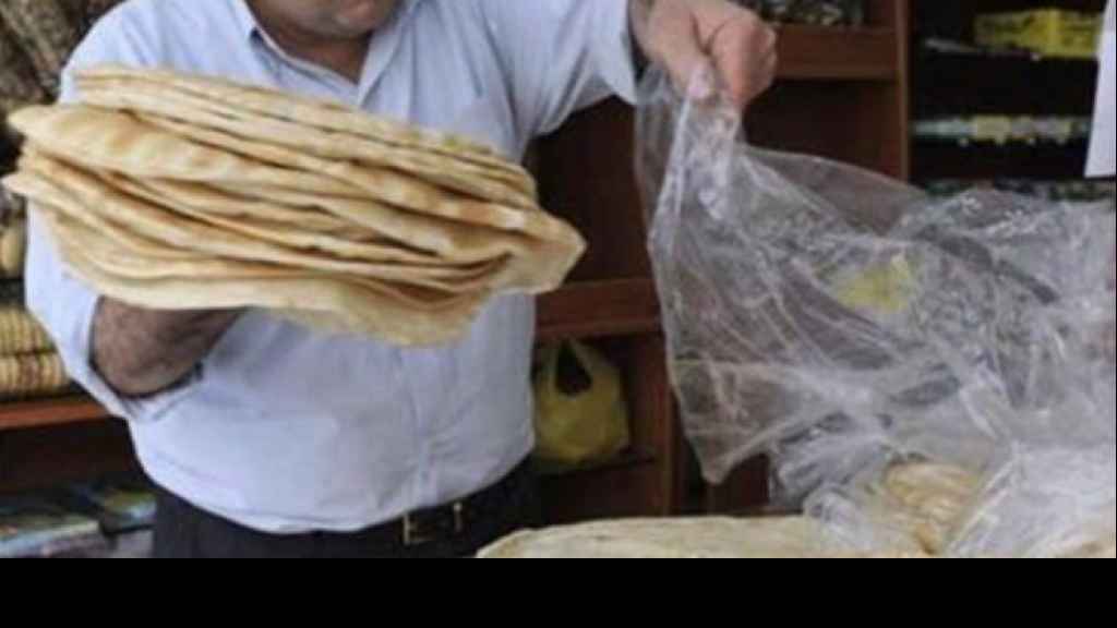 ربطة الخبز ب