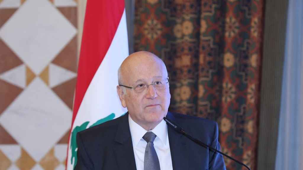 ميقاتي يغرق…