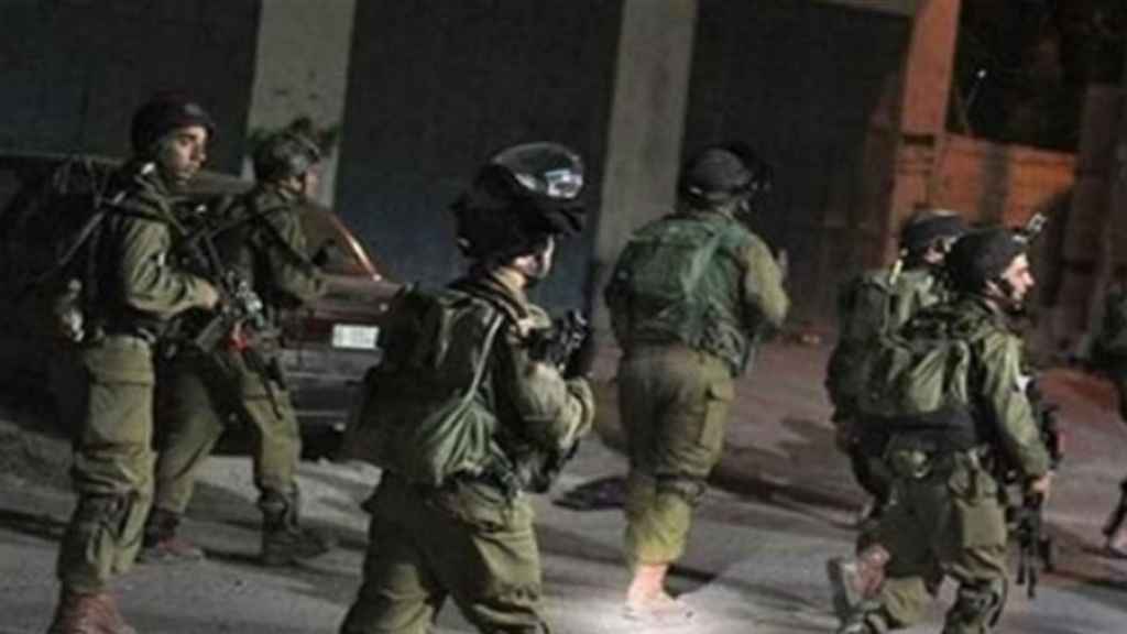 قوات العدو الاسرائيلي اعتقلت أربعة شبان وأصابت آخر بالرصاص الحي