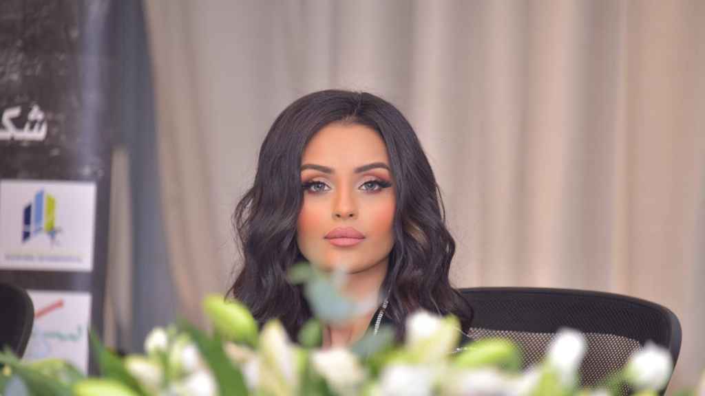 نسرين سروري مع النجم عبدالله السدحان في مسرحية 