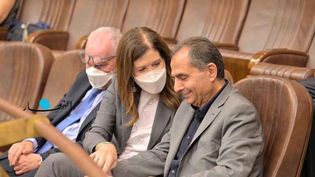 ما هو موقف “حزب الله” من حضور السفيرة الأميركية الجلسة التشريعية؟