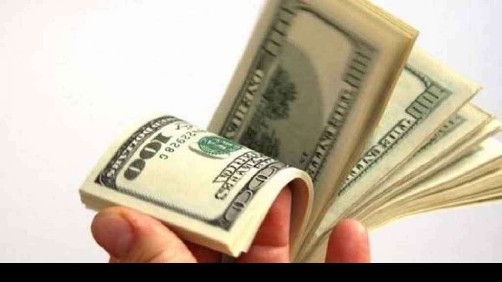 دولرة البنزين تهدد سعر الصرف 