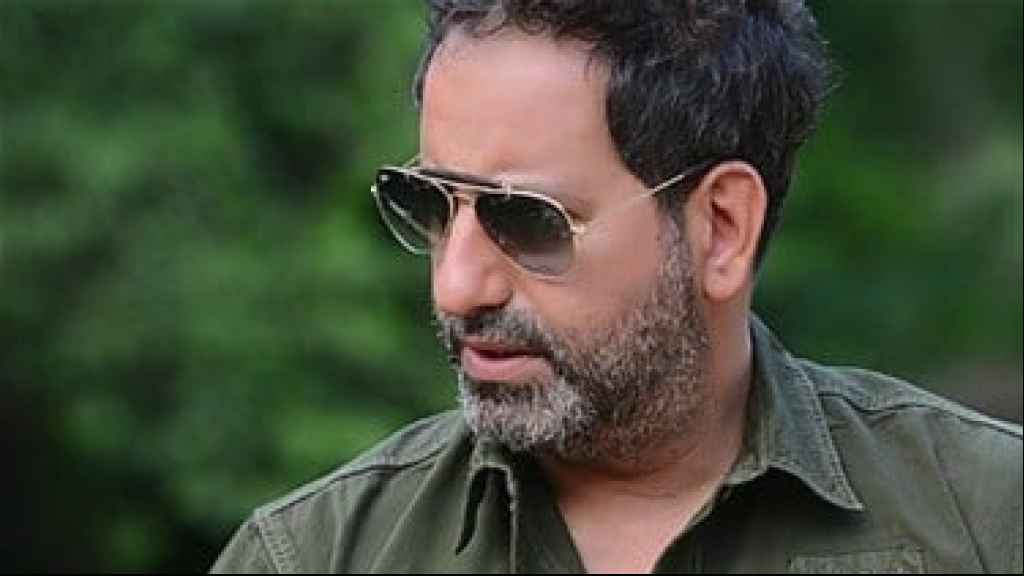 سيارة أمير يزبك مليئة بربطات الخبز... 