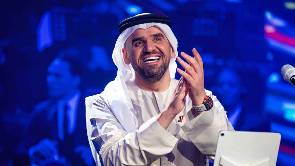 حسين الجسمي يسجل حفلاً تاريخياً أمام عشرات الآلاف داخل المسرح وخارجه بحفل خريف ظفار
