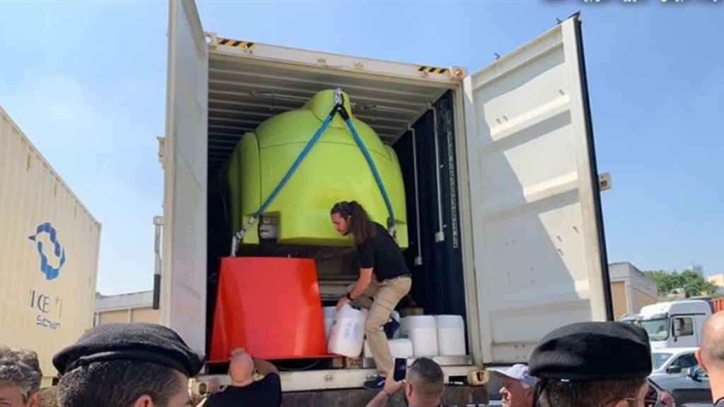 الجيش: نقل الغواصة التي ستعمل على سحب المركب الغارق قبالة طرابلس