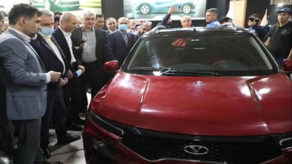 كروس أوفر” سيارة إيرانية اقتصادية وأنيقة .. أقل من 5 ليترات وقود لكل 100 كلم