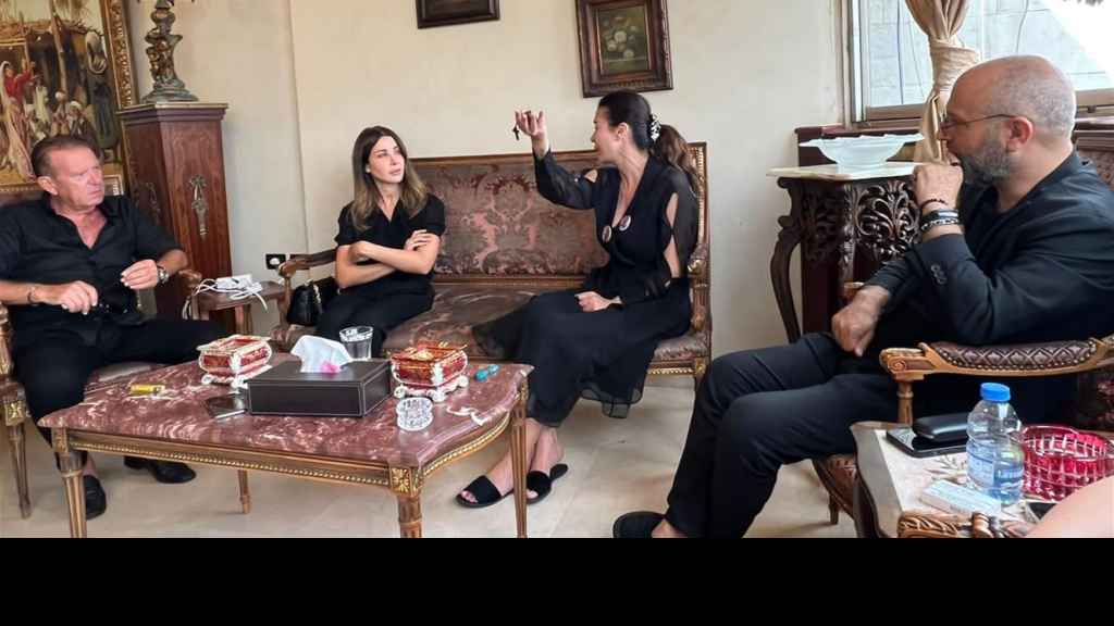 نانسي عجرم تقدم التعازي لنادين الراسي.. وفيديو يدمي القلوب