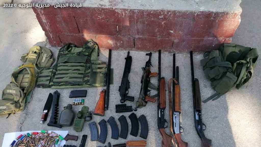 مداهمة للجيش في القرعون وتوقيف مطلوبين.. وهذا ما ضبط داخل منازلهم