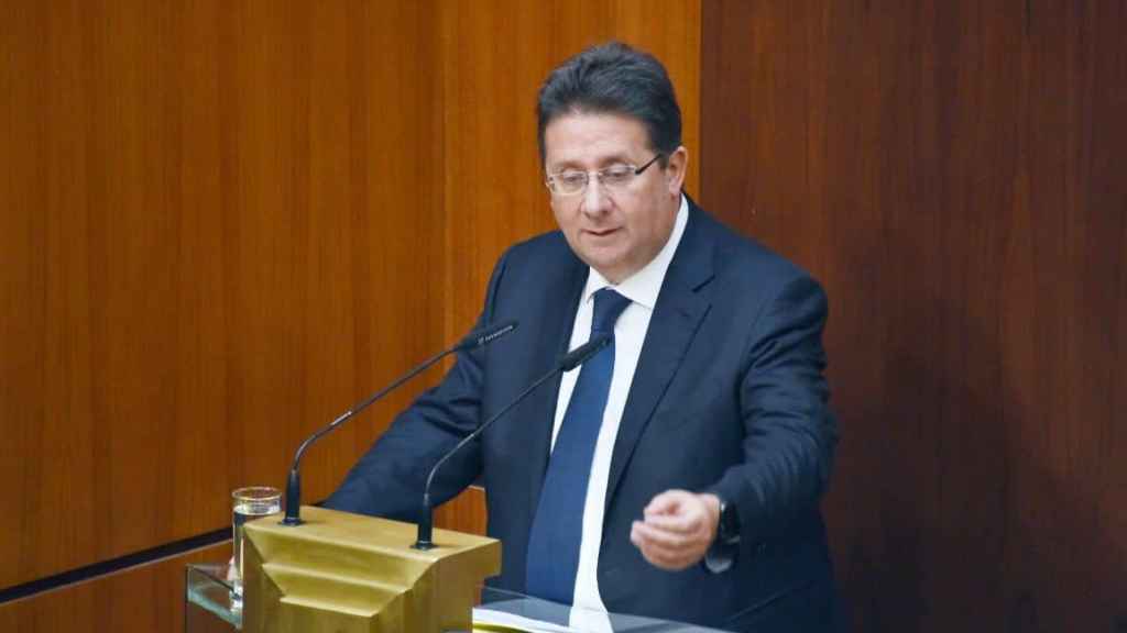 الحكومة لم تلتزم بقطوعات الحسابات...واقتراح حلّ مؤقت للقطاع العام كنعان يفنّد الموازنة: تفتقد للرؤية الاقتصادية والاجتماعية ووارداتها المقدّرة غير واقعية ولجنة المال علّقت البت بالنفقات والواردات لارتباطهما بسعر الصرف الذي لم تحسمه الحكومة