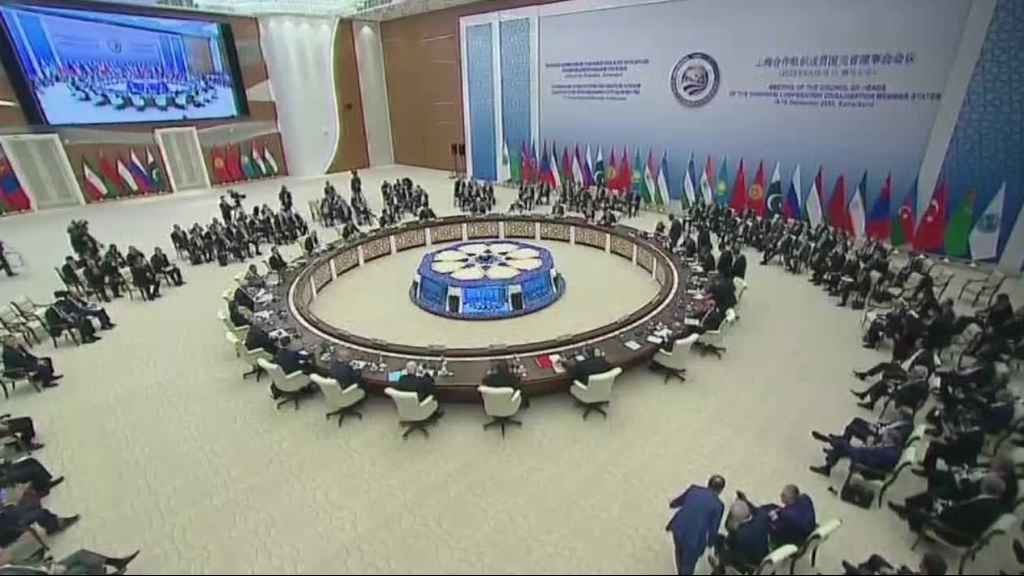قمة شنغهاي تؤكد التعاون بمكافحة الارهاب وضرورة تنفيذ خطة العمل للبرنامج النووي الايراني