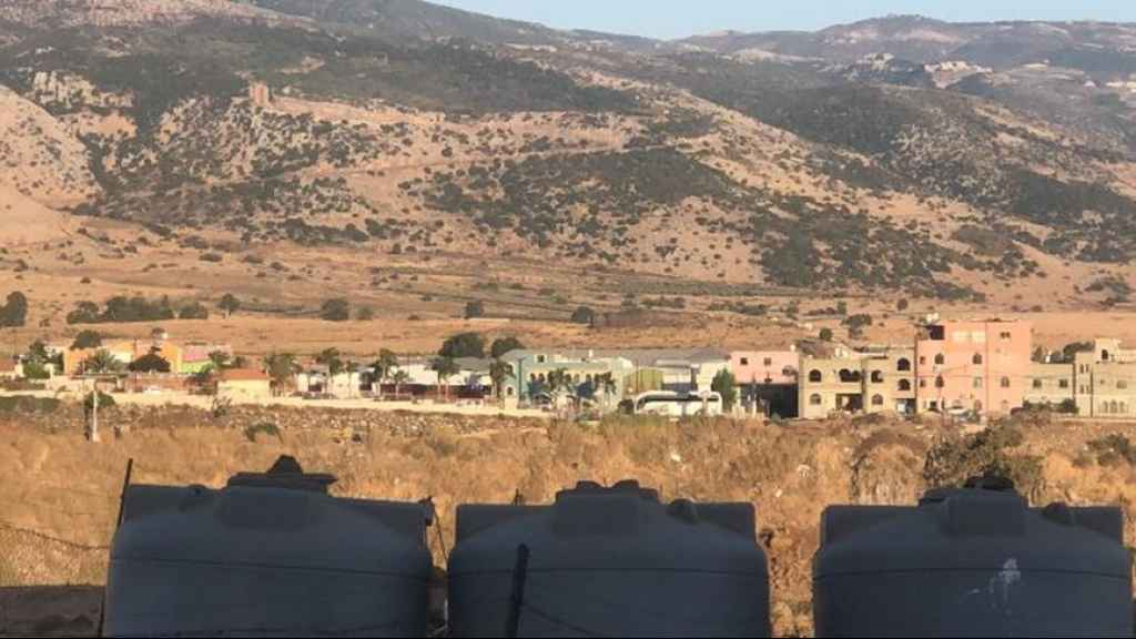 بعد قرار العدو إلغاء تصاريح الدخول.. وفد سياحي 