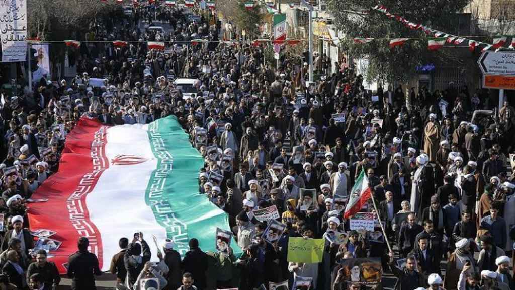 مسيرة حاشدة في إيران دعما للجمهورية الإسلامية ورفضا للشغب