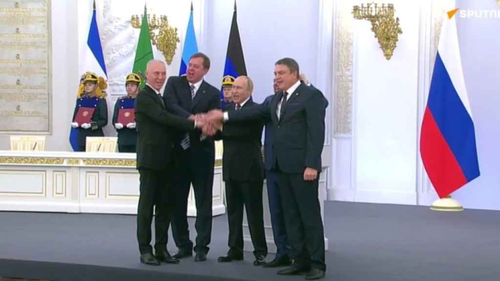بوتين يوسّع الأراضي الروسية وأميركا وأوروبا تنددان وزيلنسكي يحتمي بـ”الناتو”
