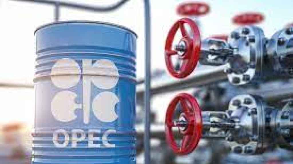 أسعار النفط ترتفع قبل يوم من اجتماع “أوبك+”