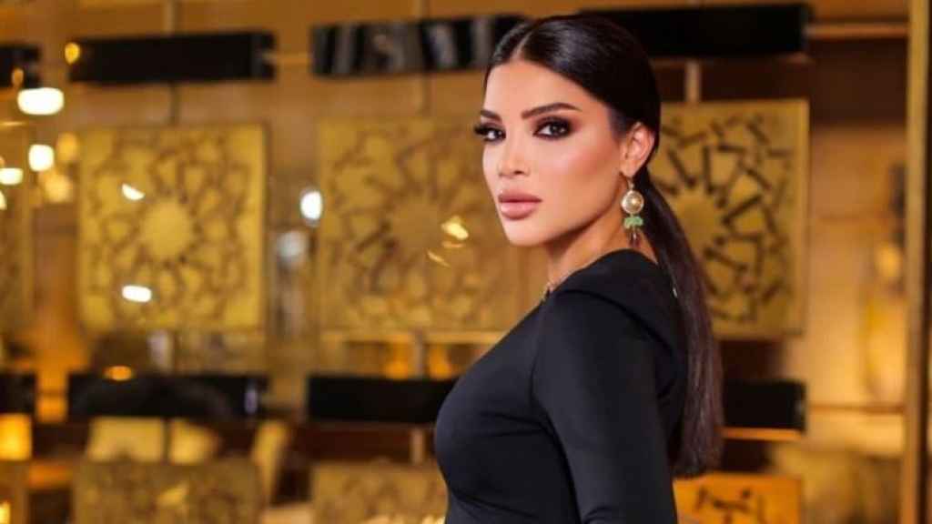 دينا حايك تعلن إصابتها بمرض السرطان.. وهذه صورتها من المستشفى