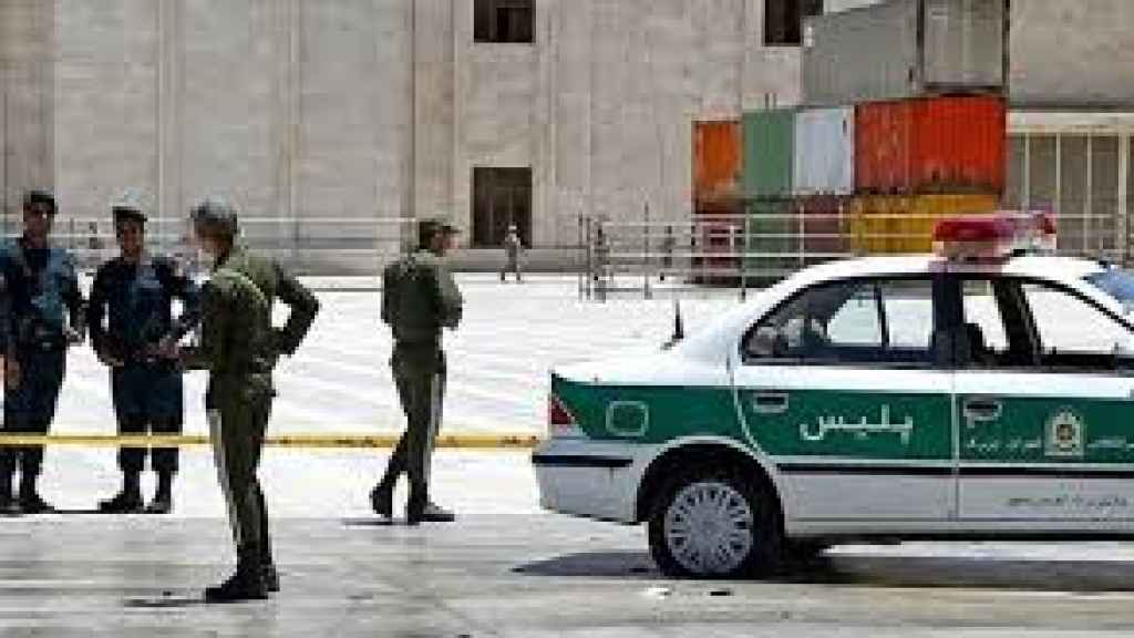 إيران تعتقل جاسوساً يعمل لحساب 