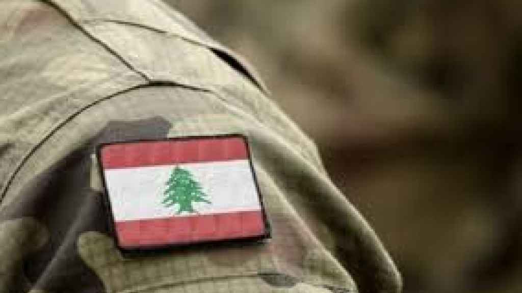 لإقدامهم على إطلاق النار أثناء زفاف أحد مواطني البلدة.. الجيش يوقف 3 مواطنين في كترمايا ويضبط بحوزتهم كمية من الأسلحة والذخيرة!