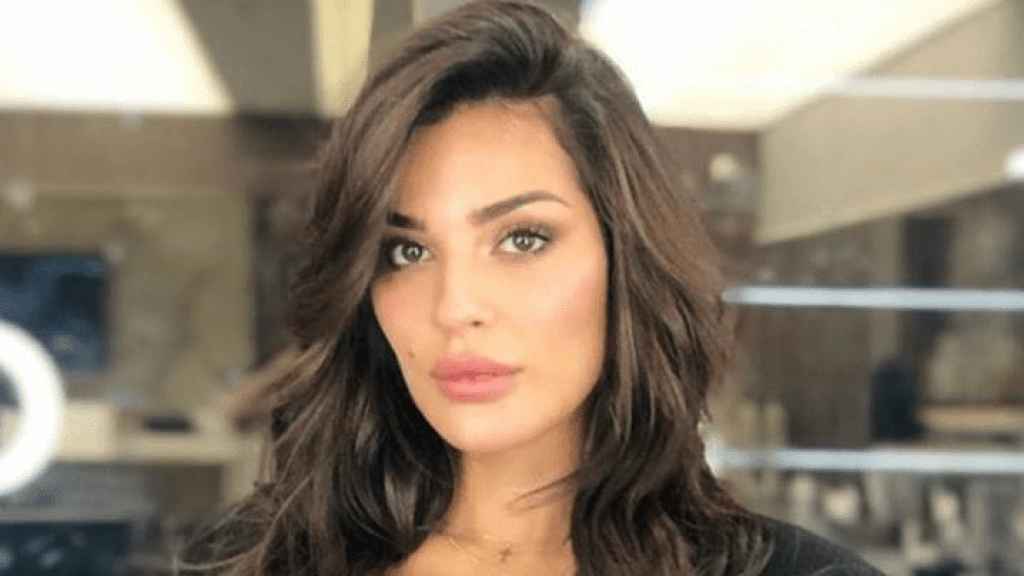 بدون ماكياج - نادين نسيب نجيم باطلالة مختلفة وتعليق غامض