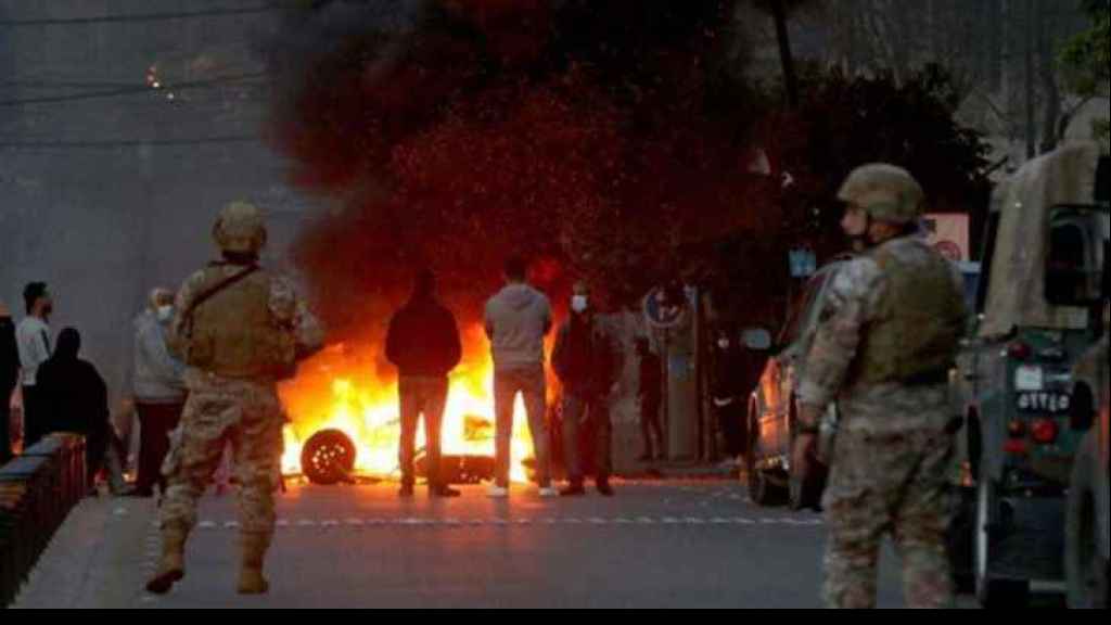 تحذيرات غربية من فوضى تبدأ شمالاً وجنبلاط يؤكد لبري وحزب الله أنّه خارج اصطفافات الفتنة