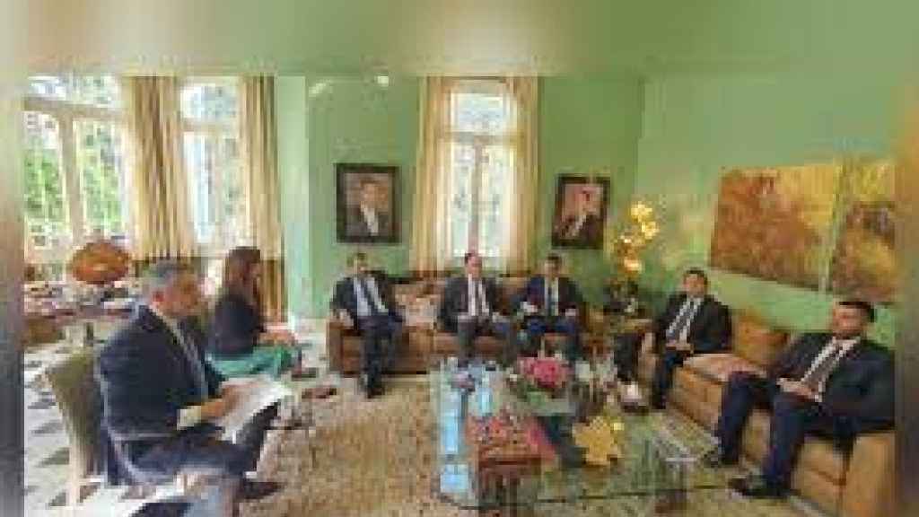 طوق يكشف كواليس لقاء 