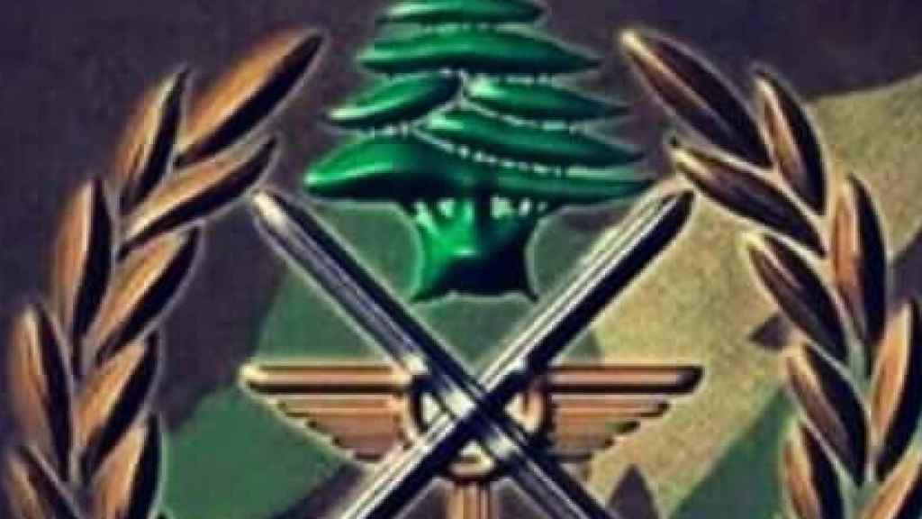 طعنا معاون في الجيش عدّة مرات وسرقاه!
