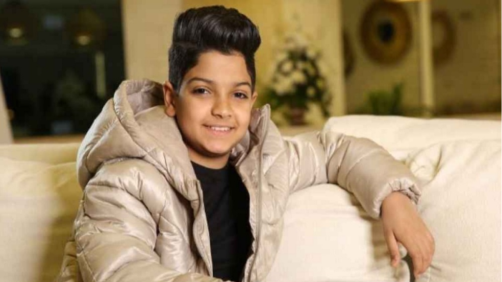 بالصورة: نجم أغنية “الغزالة رايقة” في المستشفى