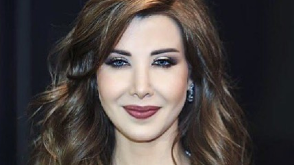 نانسي عجرم تتصدر التريند بعد إطلالة جريئة في دبي (صور)