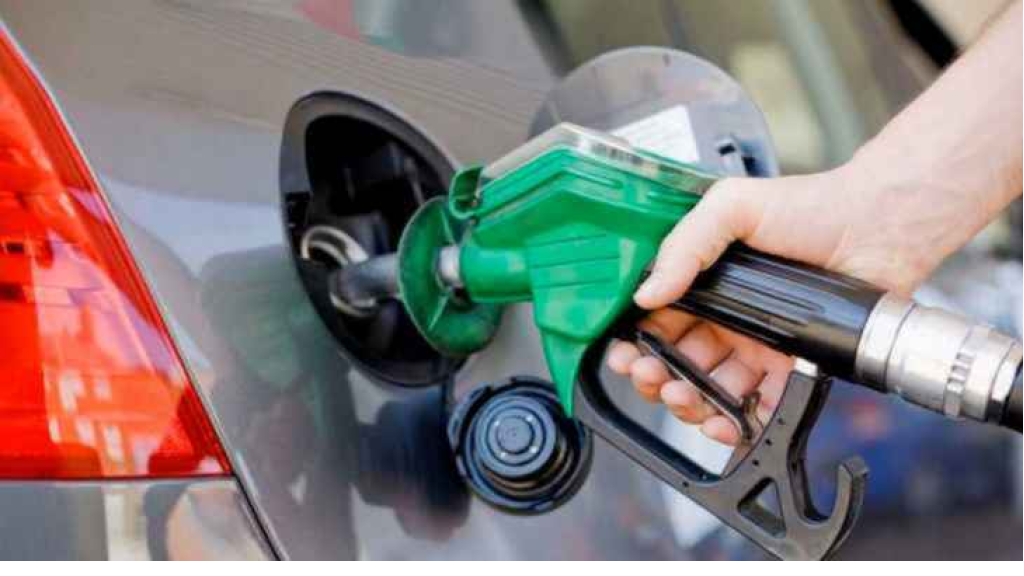 ارتفاع جديد في أسعار المحروقات: البنزين يتخطى الـ 800 ألف ليرة والمازوت فوق الـ 900 ألف ليرة