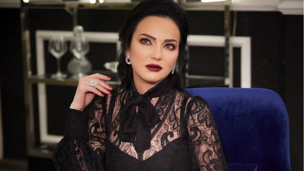 المرأة القوية تجذب صفاء سلطان