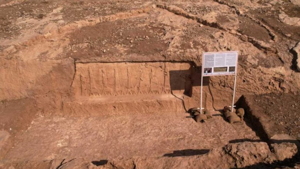 العراق.. الكشف عن حديقة أثرية تضم جداريات عمرها 2700 عام