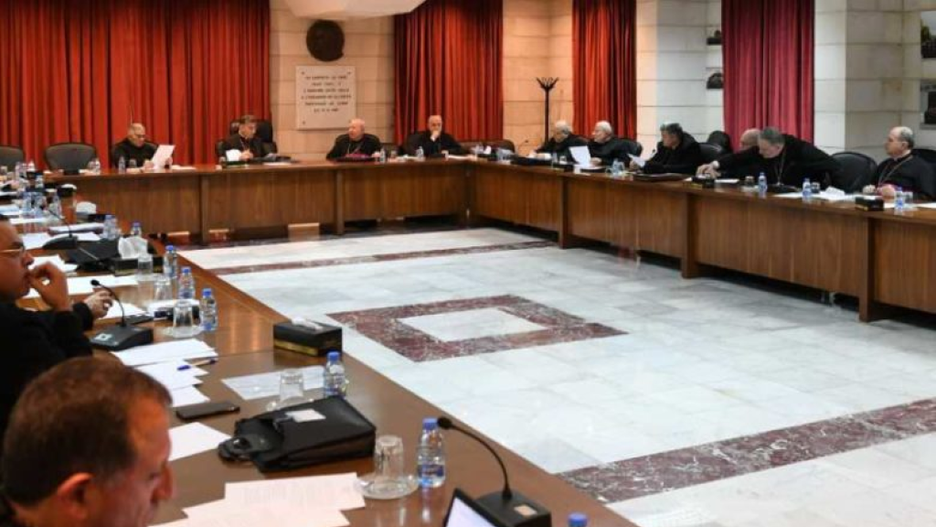 المطارنة الموارنة: الخروج من المأزق يبدأ بالإسراع في انتخاب رئيس