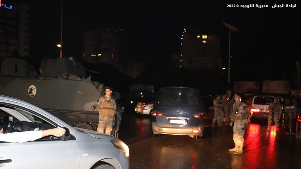 (بالصور) الجيش : توقيف 20 لبنانياً و 7 سوريين لتورطهم في جرائم مختلفة 