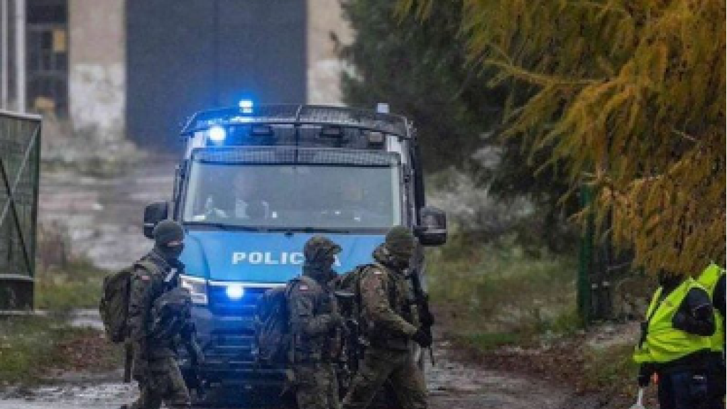 قائد شرطة بولندا: الهدية الأوكرانية التي انفجرت بمكتبي كانت قاذفة قنابل يدوية