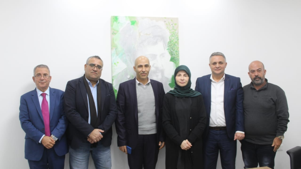 عز الدين تبحث مع وفد من جامعة المدينة الاوضاع التربوية في صور