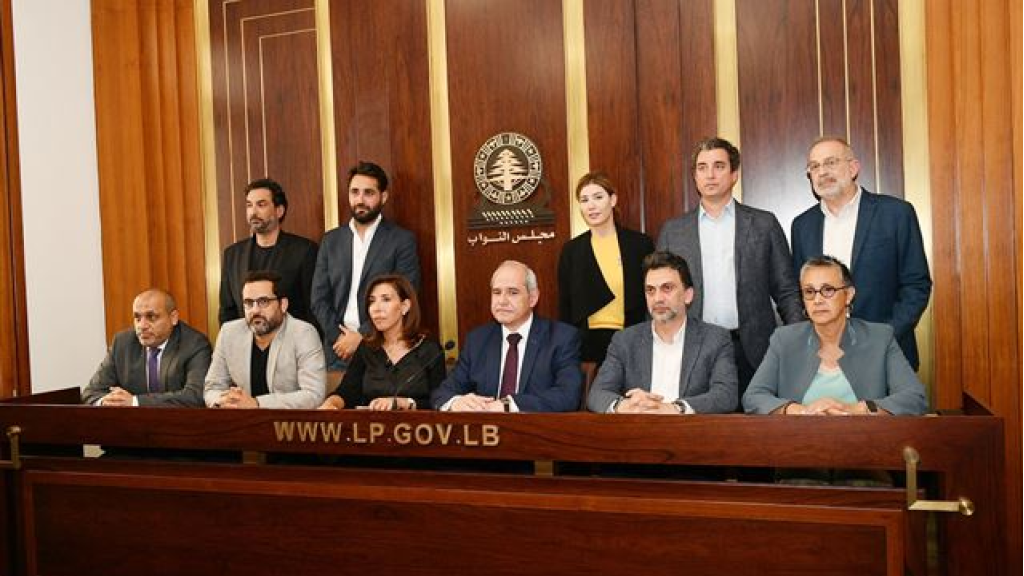 مرشحان رئاسيان يضربان تكتل 