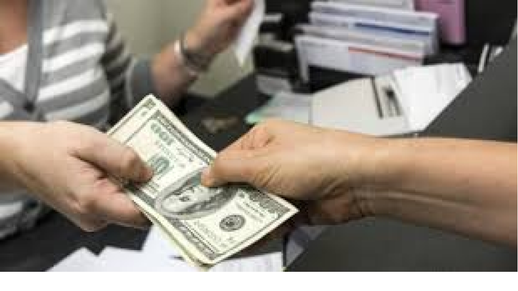 رئيس الشركات المستوردة للنفط مارون شماس : بعد الاتصالات بين سلامة ووزير الطاقة سيتم العودة لاحتساب تسعيرة المحروقات بحسب السوق السوداء