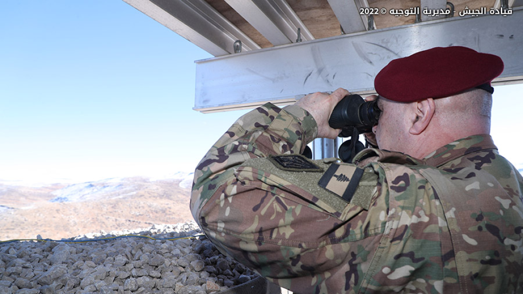 افتتاح قائد الجيش لطريق يصل بين عدد من مراكز فوج الحدود البرية الرابع (صور)