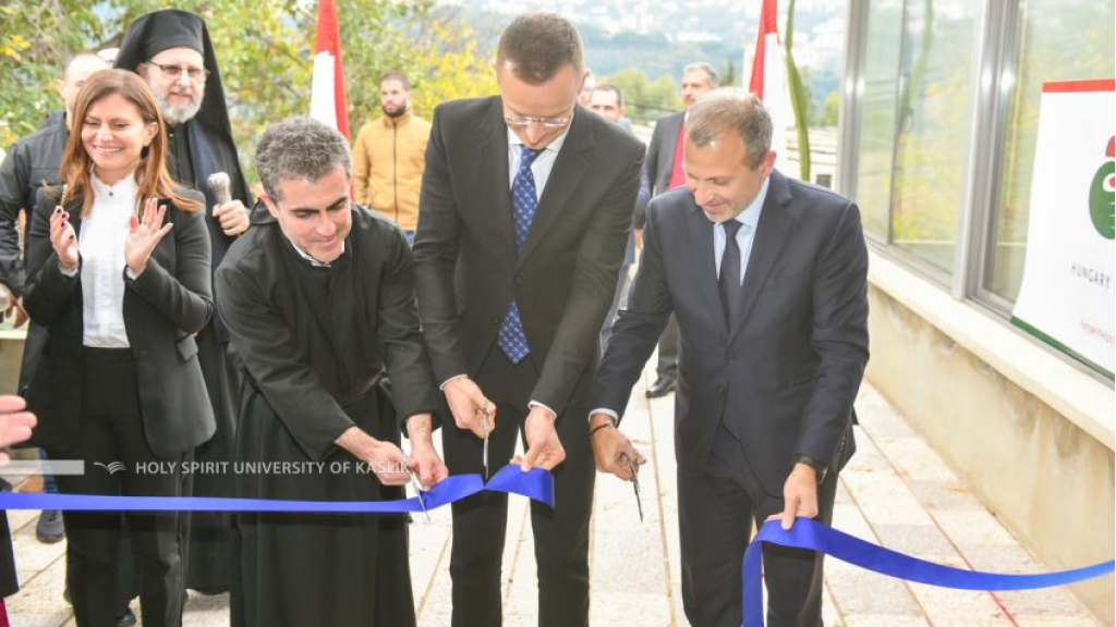 إطلاق المرحلة الثالثة من “مشروع ترميم الكنائس التاريخية” في لبنان بحضور وزير الخارجية والتجارة الهنغاري بيتر سيارتو وباسيل