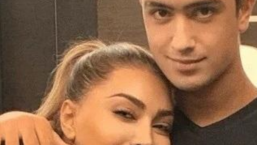 النجمة الذهبية نوال الزغبي تصدم الجمهور بوظيفة ابنها وراتبه.. 