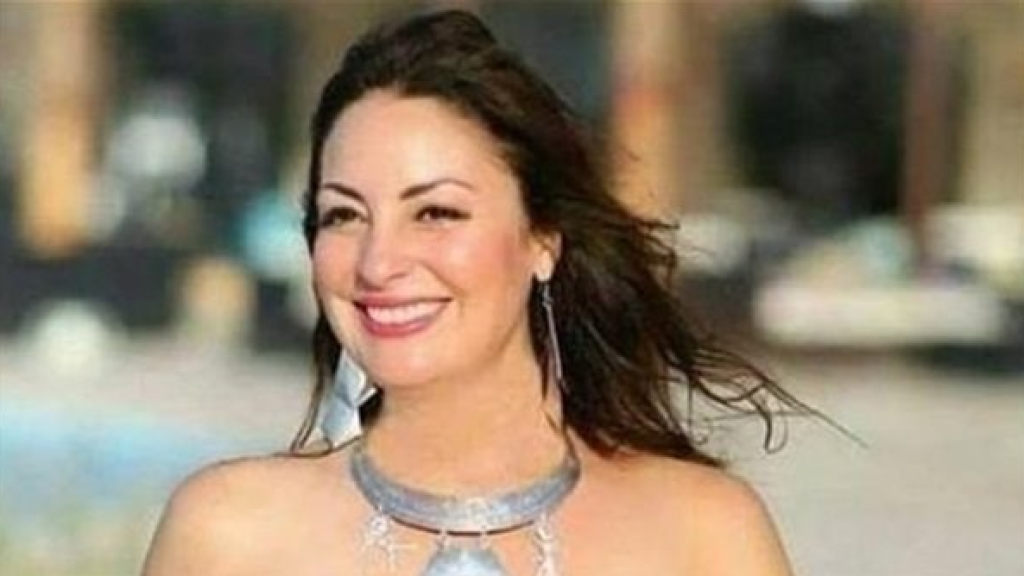 إطلالة ساحرة لنرمين الفقي تخطف الأنظار