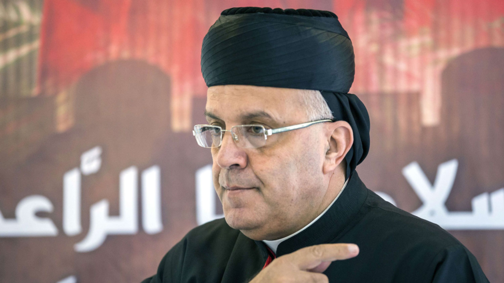 المطران الحاج يتنقل مجدداً بين لبنان والأراضي المحتلة عبر الناقورة !