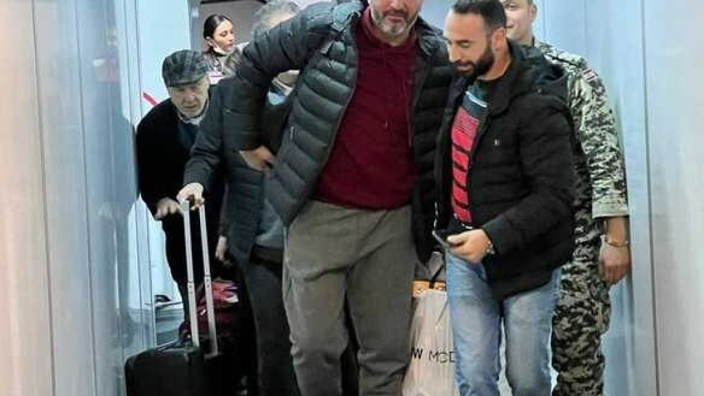 باسل حبقوق وجثمان إيلي حداد في لبنان: شباب الدفاع المدني حفروا بأيديهم بحثاً عن ناجين وضحايا