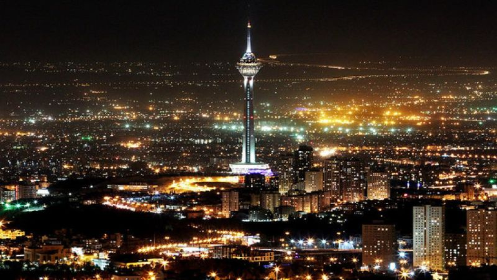 طهران: المدينة المحاصرة التي لا تنام... 