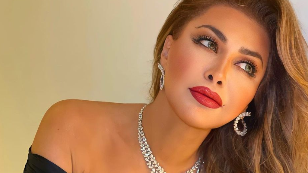النجمة الذهبية نوال الزغبي توجه رسالة لـ كارمن لبس بعيد ميلادها.. وهكذا ردت الأخيرة