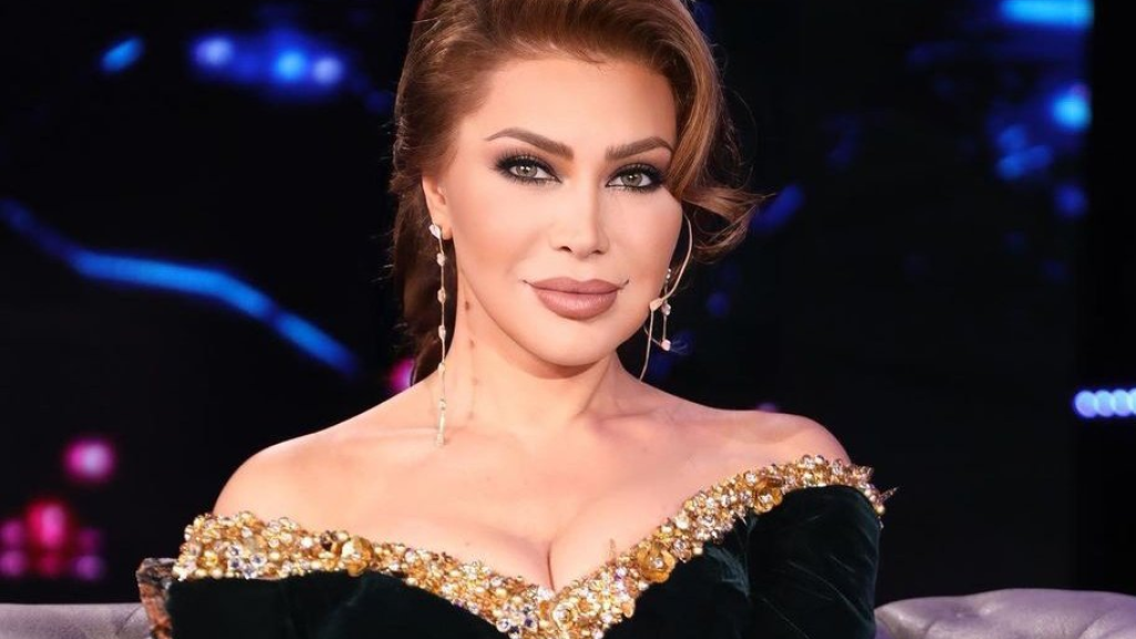 كاد ان يرميها في المسبح.. إليكم ماذا حصل بين النجمة الذهبية نوال الزغبي وشقيقها.. 