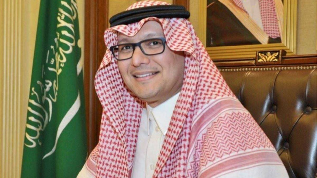 البخاري: يبقى علمُ بلادي شامِخًا مُرَفرِفًا بالعزَّةِ والإباءِ